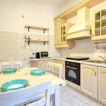 Apartamento 2 Bedroom Cozy In *