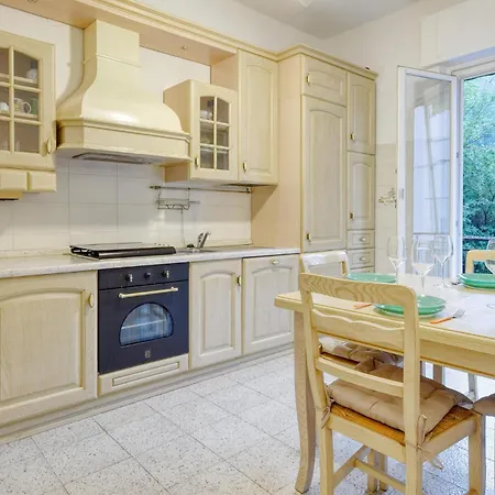 2 Bedroom Cozy In Apartamento